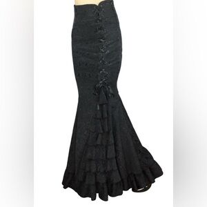 Vivian Fishtail skirt  black. Slim mermaid silhouette.